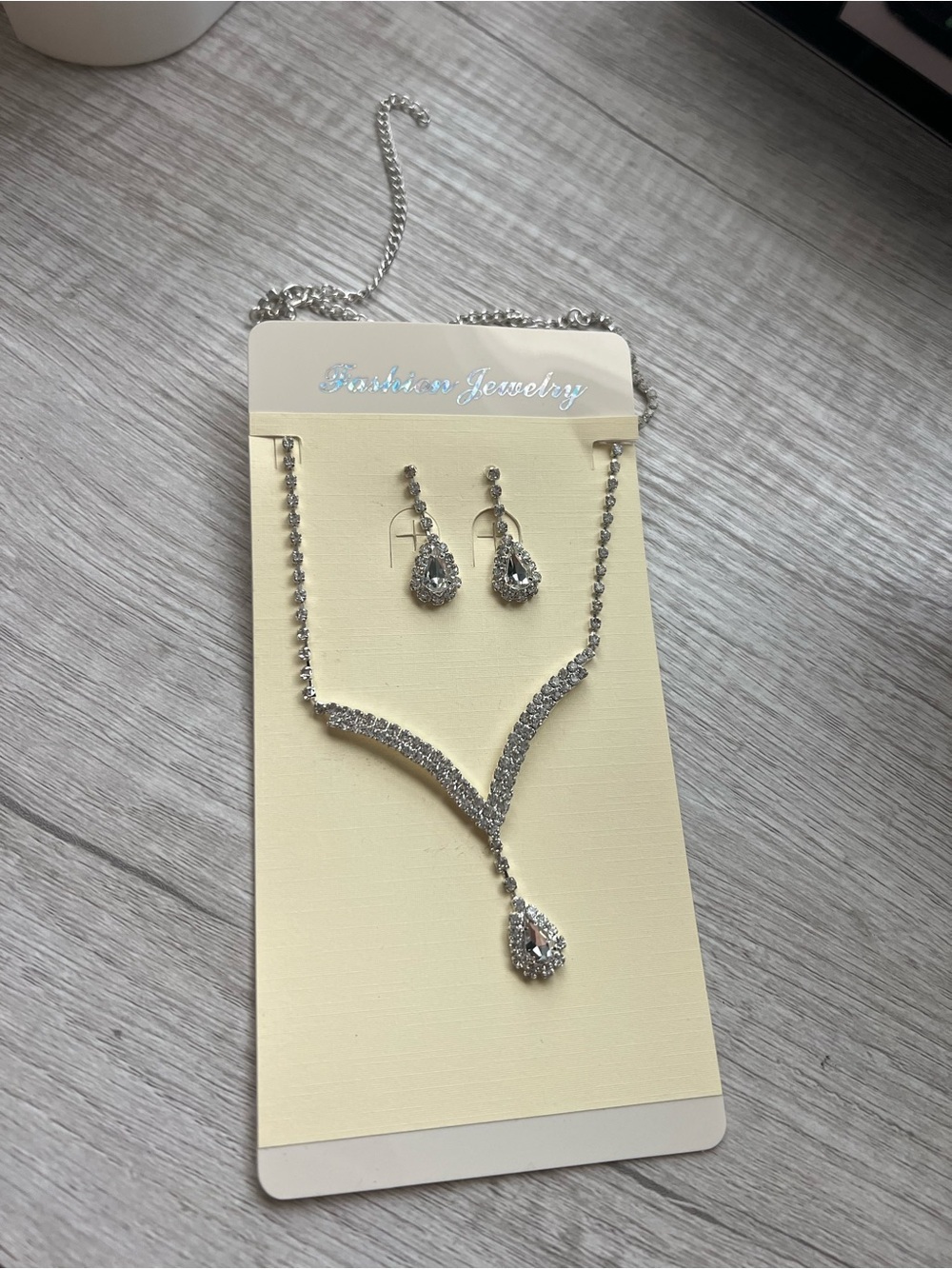 Fashion Jewelry Silver Teardrop Crystal Necklace and Earring Set - Picture 3 of 4